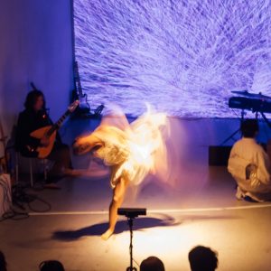 空間と踊る(音楽 Sayaka Ogawa, 映像 Nao wao )